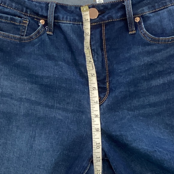 7 For All Mankind Denim Sunset Bermuda Shorts, Size 16 - Picture 11 of 16